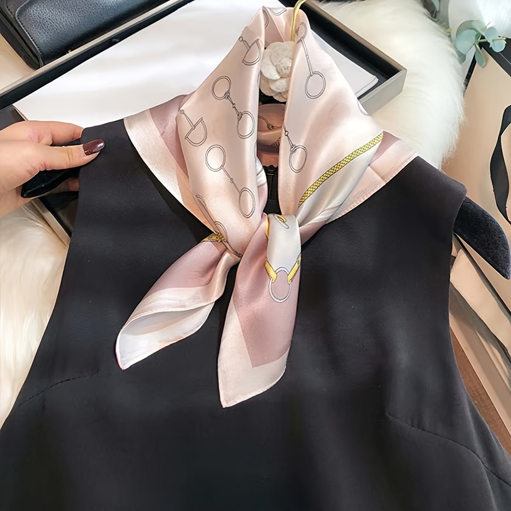 Silk Scarf Square - وشاح مربع فاخر من الحرير الخالص