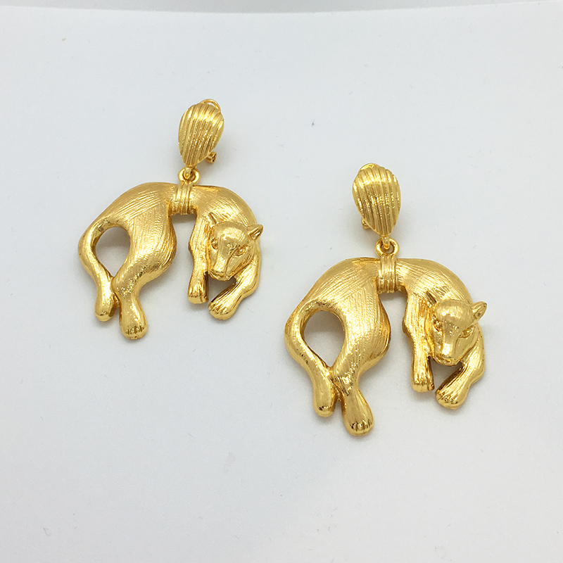 Women Accessories Dubai - انخفاض الأقراط الأفريقية للنساء دبي الحيوان