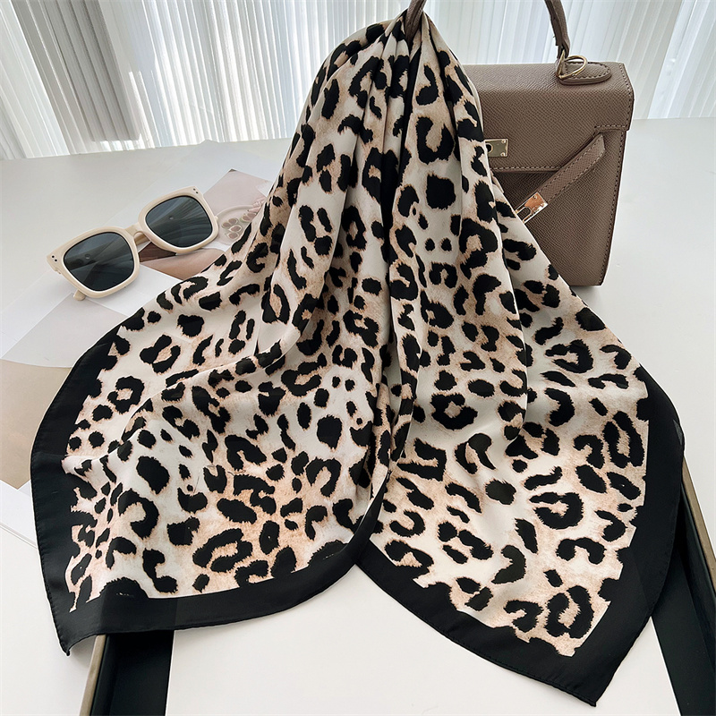 70 سنتيمتر مربع فاخر ليوبارد ط - مراجعة Silk Scarf Square وسعره