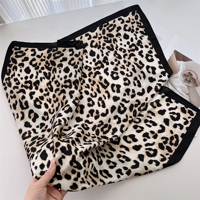 70 سنتيمتر مربع فاخر ليوبارد ط - مراجعة Silk Scarf Square وسعره